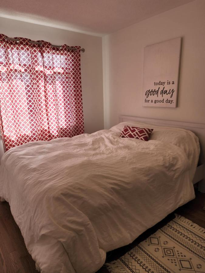 Place You Can Call Home !!! Near Ottawa Airport Extérieur photo
