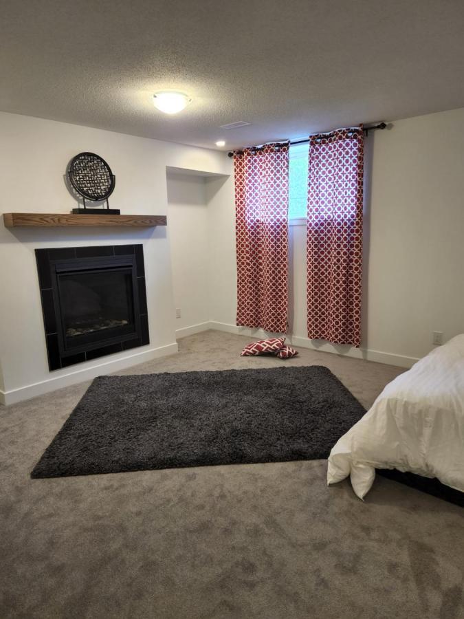 Place You Can Call Home !!! Near Ottawa Airport Extérieur photo