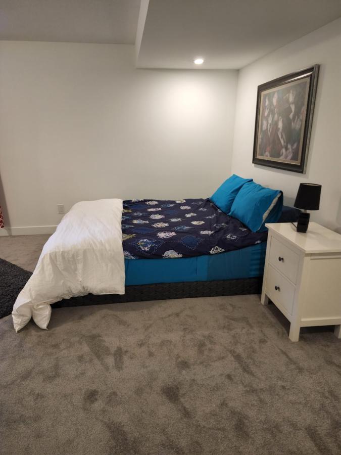 Place You Can Call Home !!! Near Ottawa Airport Extérieur photo